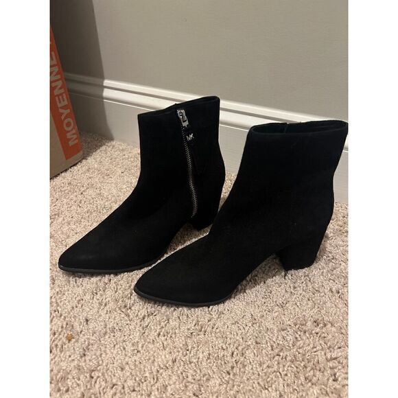NEW Michael Kors Black Suede Pointed Toe Ankle Bootie Boots 7M - Picture 5 of 7
